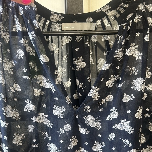 Vince Calico Floral 100% Silk Blouse Black White Top Size XS - Picture 5 of 7